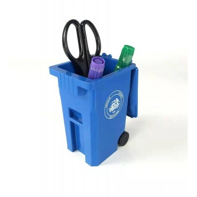 New product  plastic dustbin pen holder hot in USA mini  trash can pencil vase